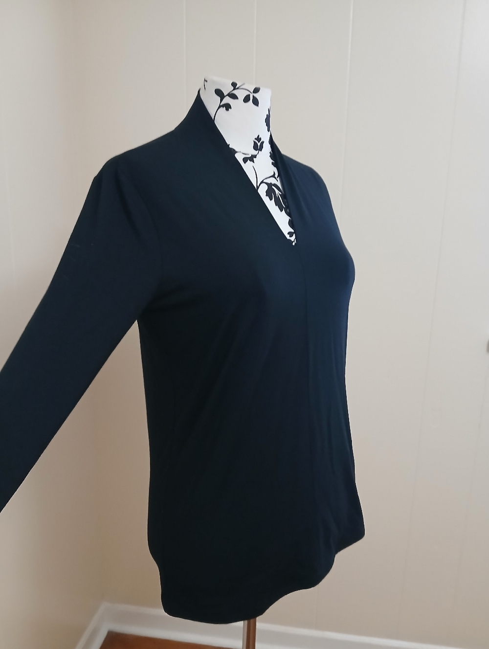 TALBOTS Black Long Sleeve V-Neck Top - Picture 3 of 5